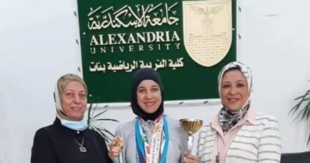  تكريم بطلة العالم فى الكاراتيه