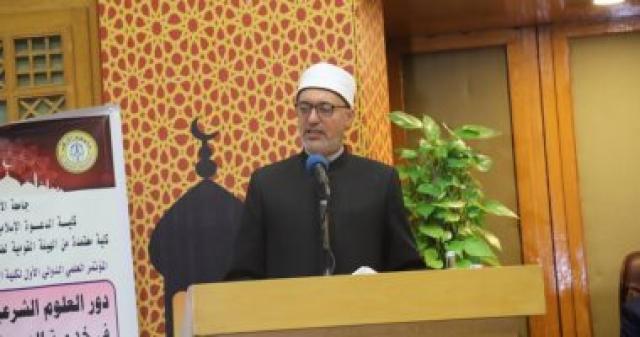 الدكتور نظير عيّاد 