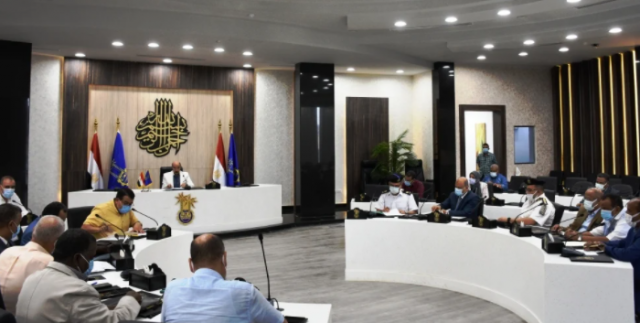 محافظ أسوان