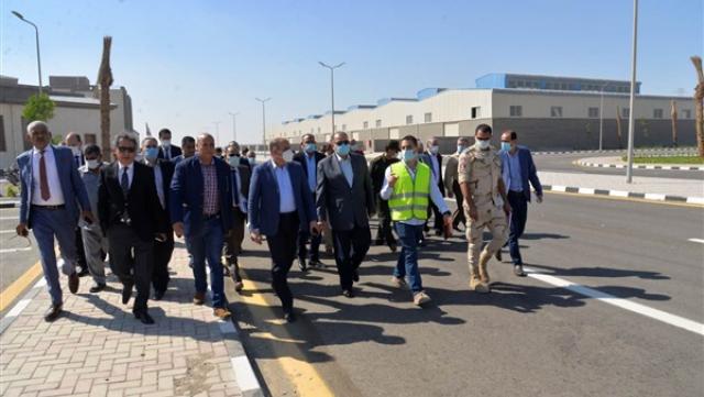 محافظ أسيوط ورئيس هيئة التنمية الصناعية 