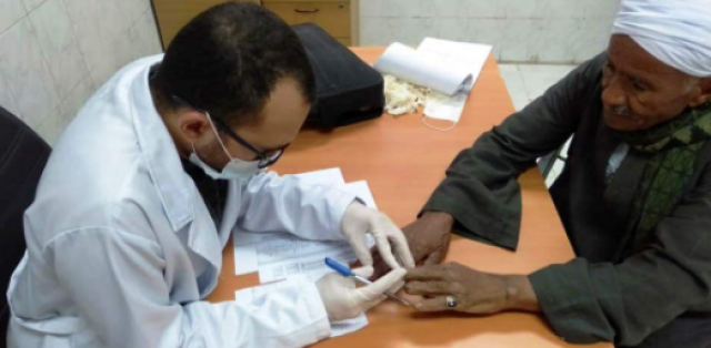 قافلة طبية بالشيخ شبل بالمراغة 