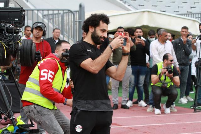 محمد صلاح يخطف الأضواء قبل مواجهة مصر والجابون