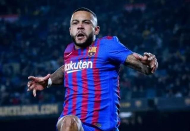 ممفيس مهاجم فريق برشلونة