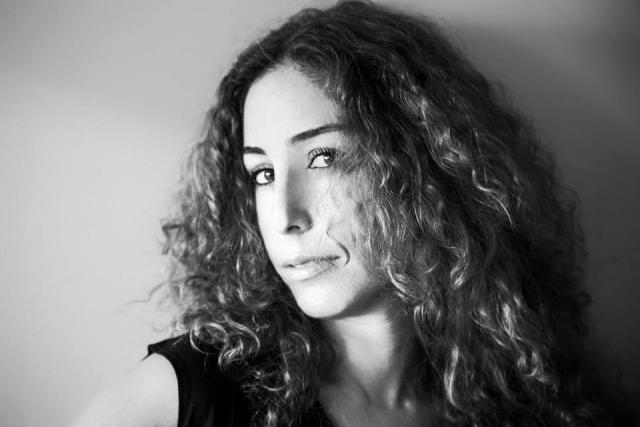 الفنانة اللبنانية لينا خوري