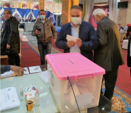 تيسير مطر يدلى بصوتة