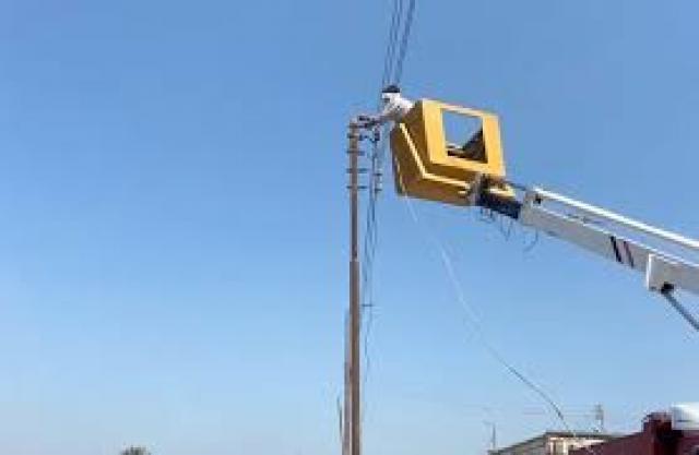 إصلاح كشافات الإنارة