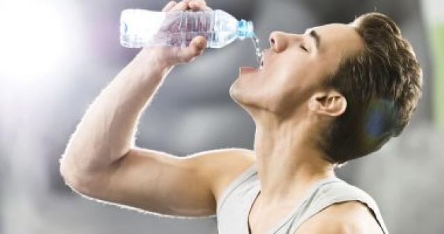     أضرار الإفراط فى شرب الماء