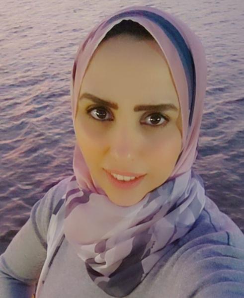 الاعلامية إيمان حمدي