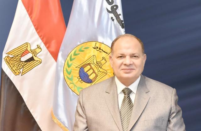 محافظ أسيوط