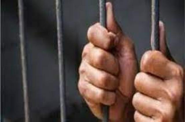 حبس متهم بتجارة العملة 