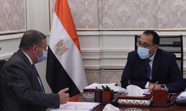 رئيس الوزراء خلال لقاء وزير قطاع الأعمال العام