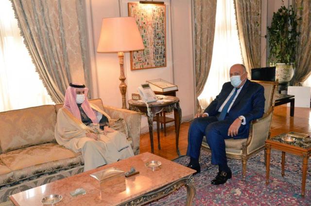 سامح شكري ونظيره السعودي خلال المباحثات  