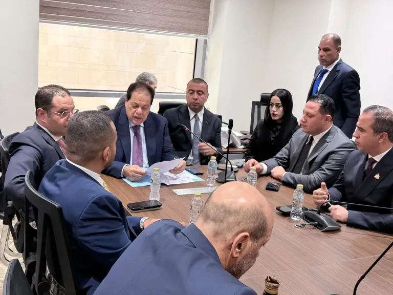النائب محمد أبو العينين