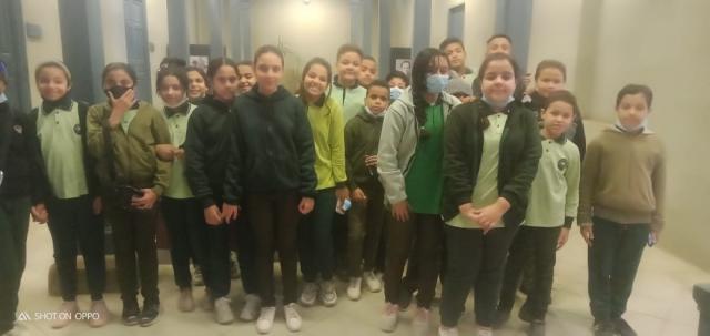 وفود مدرسية فى متحف نجيب محفوظ للتعريف بصاحب نوبل