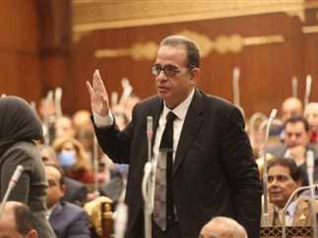 طارق عبد العزيز 