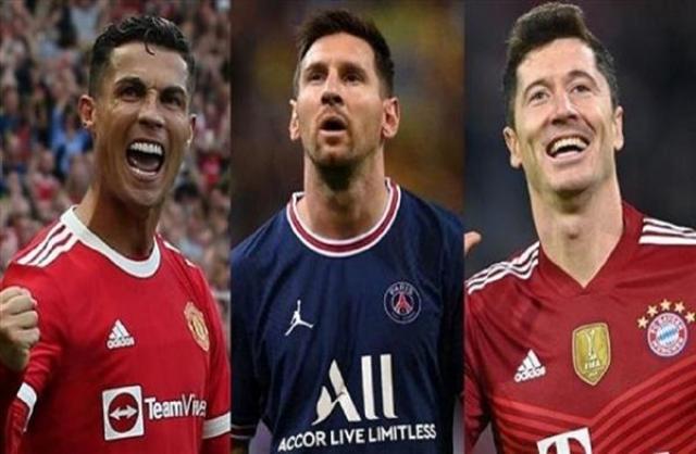 ميسي ورونالدو وليفاندوفيسكي