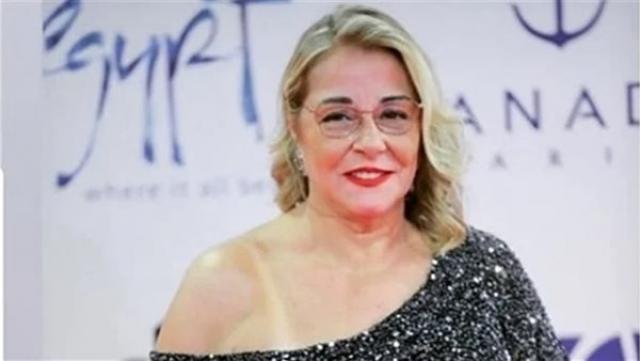 الفنانة مها أبو عوف 