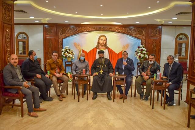 وكيل وزارة الصحة بالشرقية يتابع فرق تطعيم  الأقباط بلقاح كورونا