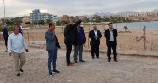 رئيس مدينة سفاجا يتفقد المناطق المقترح تطويرها بالميناء البحرى