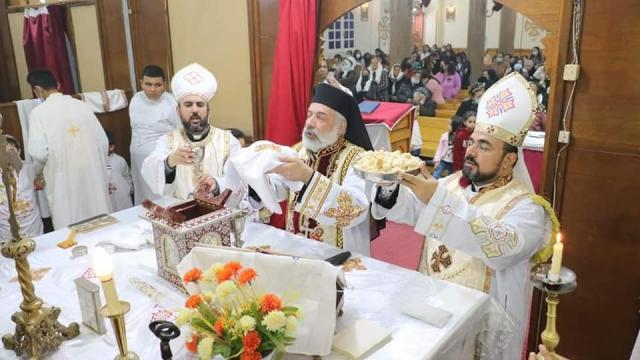 مطران إيبارشية المنيا يترأس قداس عيد الغطاس بكنيسة مار مرقس