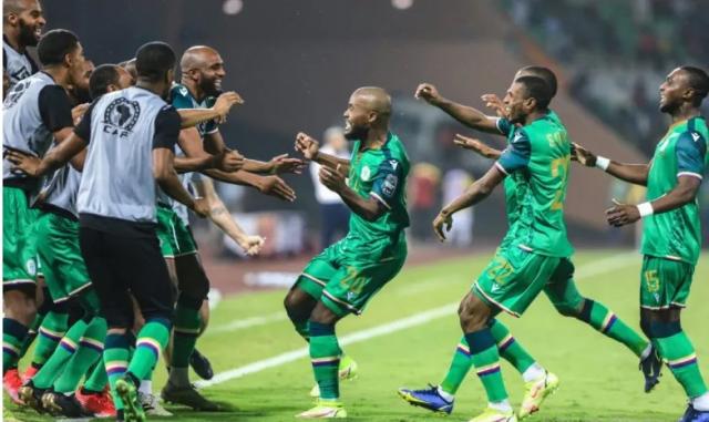 الكاميرون وجزر القمر