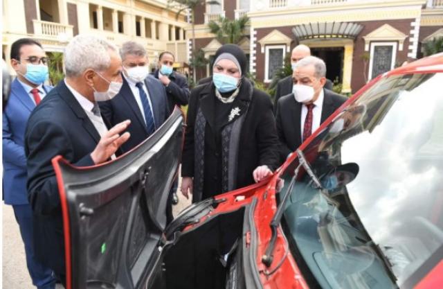 نموذج لمركبة تعمل بالغاز الطبيعي بديلة للـ "توكتوك"