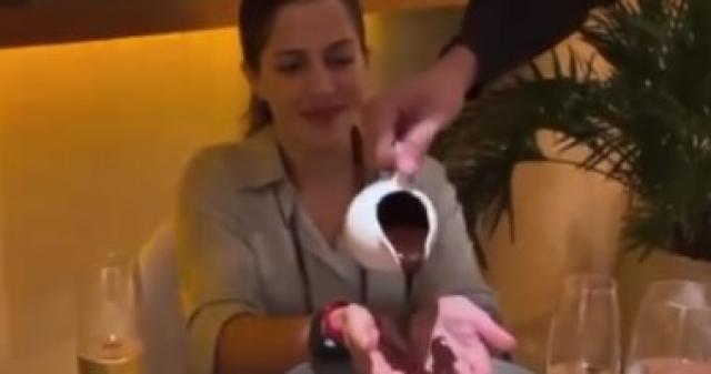  طريقة غريبة لتقديم الشوكولاتة 
