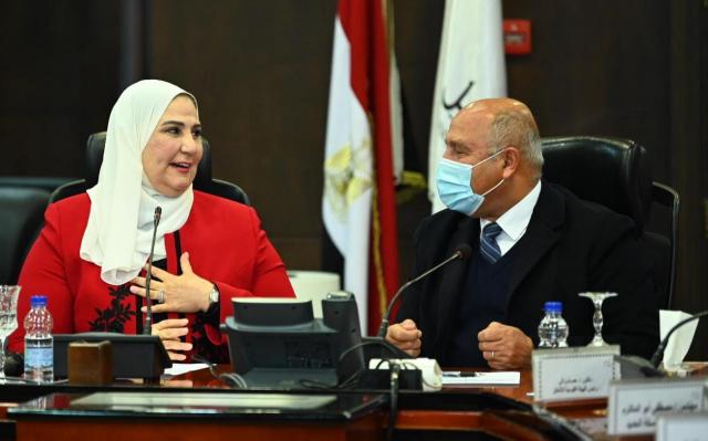 وزير النقل ووزيرة التضامن