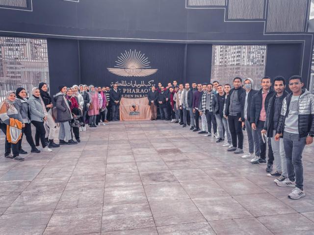 طلاب جامعة المنيا في زيارة للمتحف القومي للحضارة المصرية