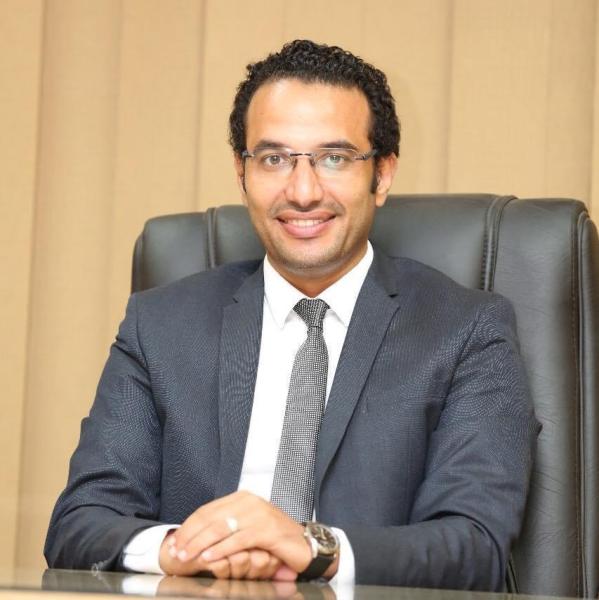  الدكتور أحمد كمال