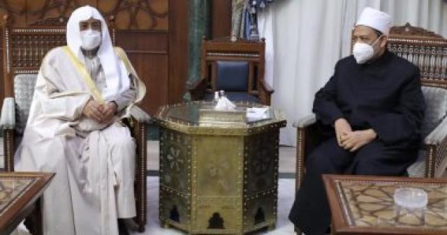 شيخ الازهر يستقبل وزير الاوقاف والشؤون الاسلامية السعودي