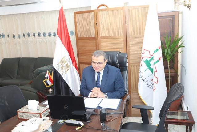  وزير القوى العاملة محمد سعفان