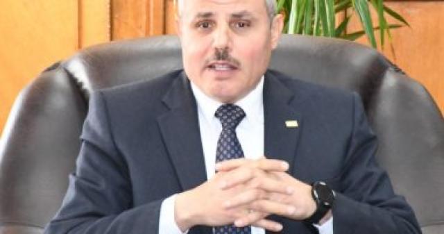 الدكتور ناصر مندور رئيس جامعة قناة السويس