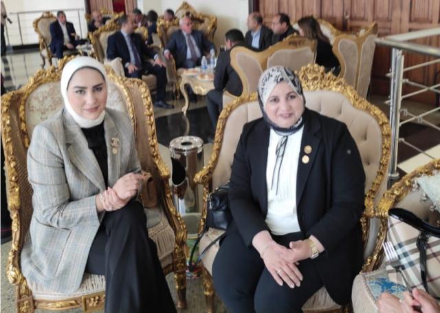اعضاء لجنة الطاقة بالبرلمان