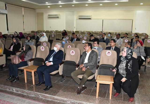 ورشة عمل للاستشاريين القانونين بجامعة عين شمس