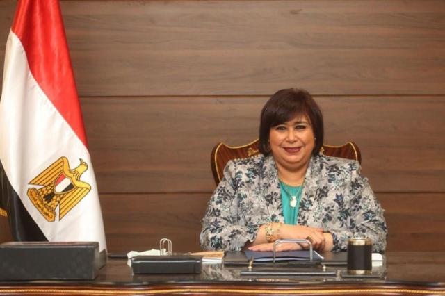  الفنانة الدكتورة إيناس عبد الدايم وزيرة الثقافة