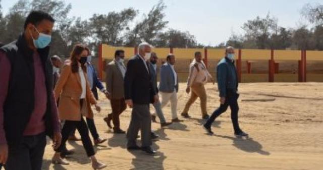 محافظ الجيزة يتفقد اسطبلات الخيل بالاهرامات