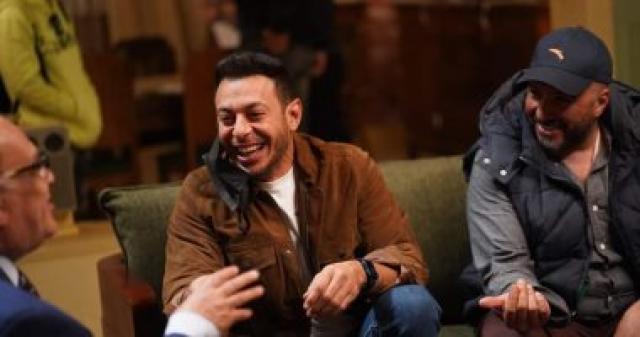 ضحك وبهجة داخل كواليس دايمًا عامر