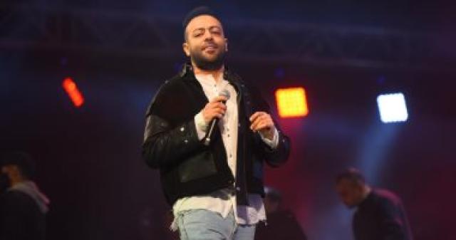   تامر عاشور 