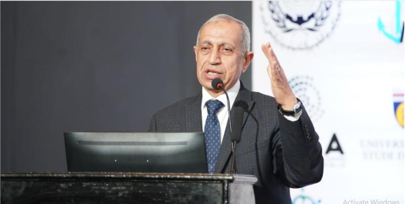  الدكتور إسماعيل عبد الغفار