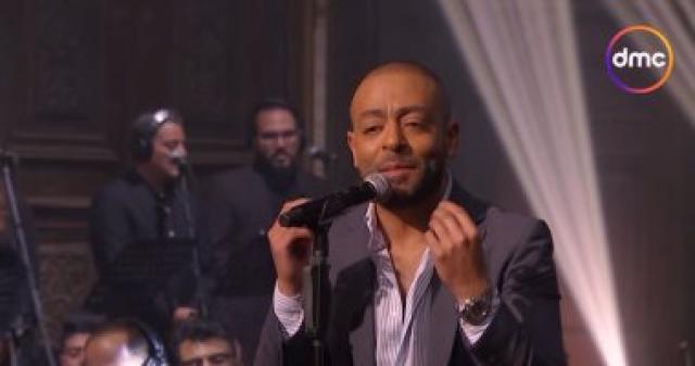   تامر عاشور 