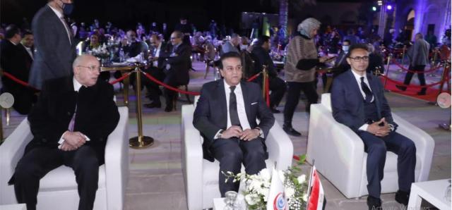  وزير التعليم العالي والبحث العلمي والقائم بأعمال وزير الصحة