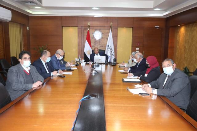وزير النقل يلتقي نظيره التونسي عبر تقنية الفيديو كونفرانس 