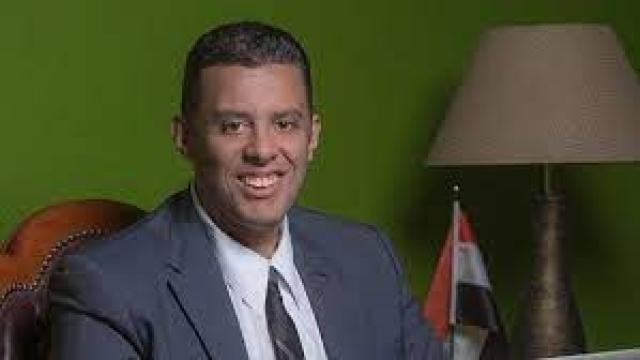 الدكتور محمد منظور 