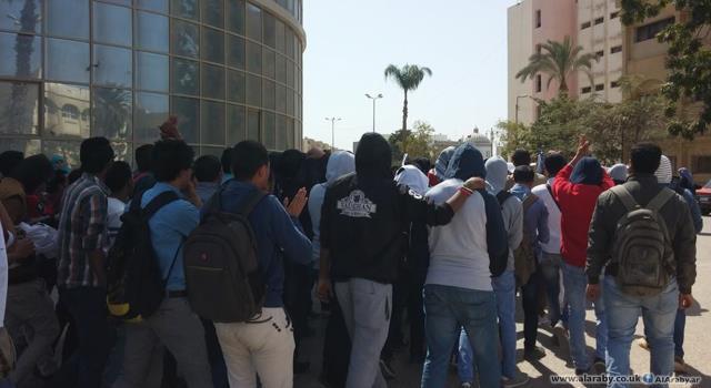طلاب جامعة