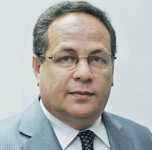 الكاتب الصحفى الراحل علاء عريبى