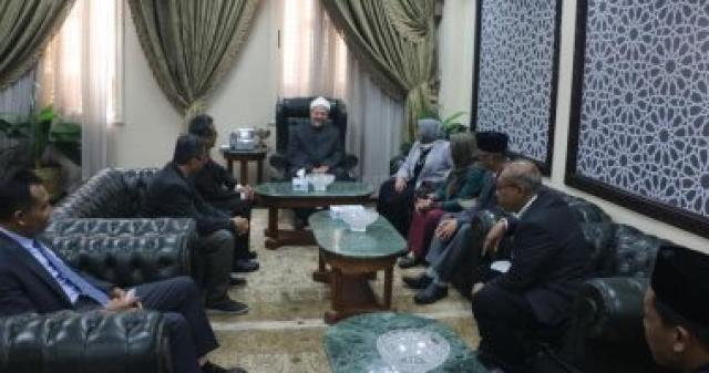 مفتي الجمهورية خلال لقاء الوفد الإندونيسى