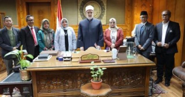وكيل الأزهر خلال لقاء الوفد الإندونيسى