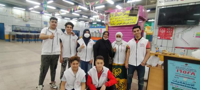توزيع وجبات إفطار بمترو الأنفاق