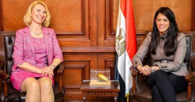 وزيرة التعاون الدولي وكبيرة الاقتصاديين بالبنك الأوروبي